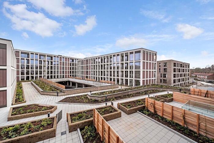 2 Bedroom Flat To Rent In Woking, Surrey, GU21