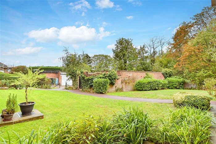 2 Bedroom Flat For Sale In Montalt Road, Woodford Green, Essex, IG8