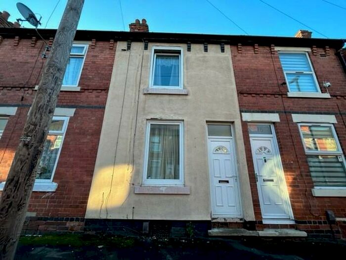 2 Bedroom Property To Rent In Hazelwood Road, NG7