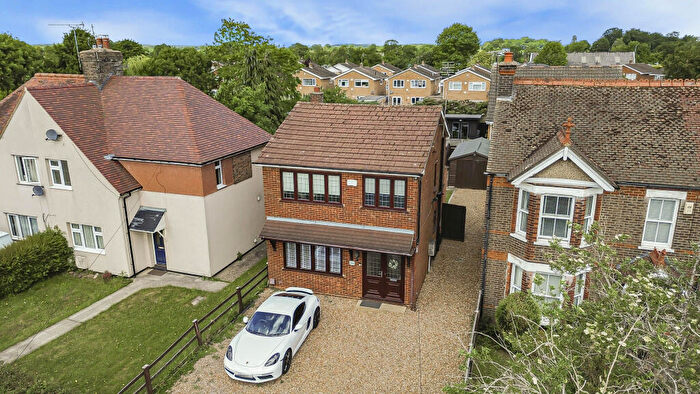 3 Bedroom Detached House For Sale In Markyate Road, Slip End, Luton, Bedfordshire, LU1