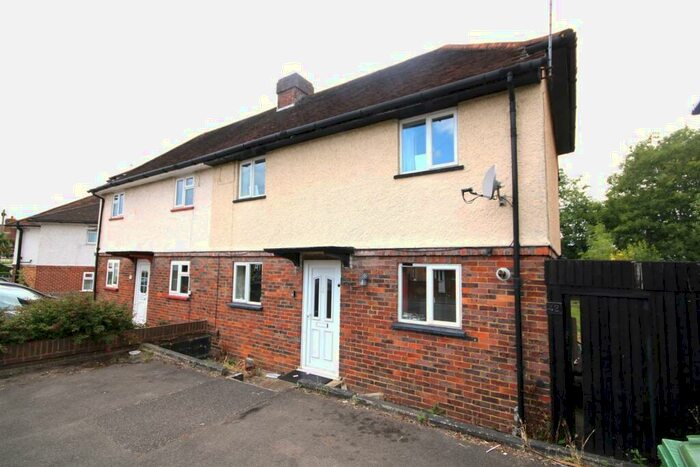 3 Bedroom Semi-Detached House To Rent In Northway, Guildford, GU2