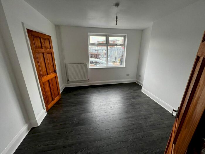 3 Bedroom Property To Rent In Boston Place, Coventry, CV6