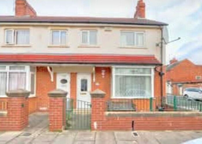 3 Bedroom Terraced House For Sale In Crescent Road, Middlesbrough, TS1