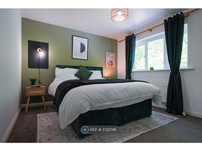 5 Bedroom Semi Detached House To Rent In Dove Road, Stevenage, SG1