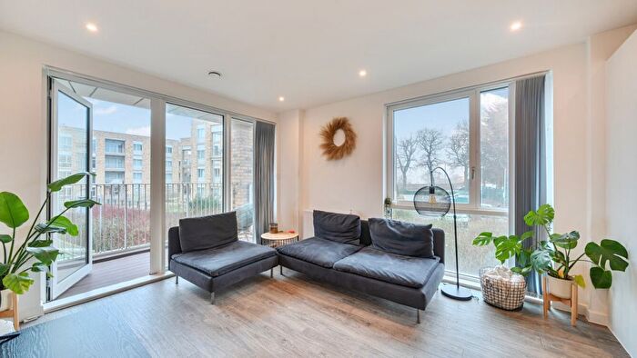 1 Bedroom Flat For Sale In Andrewes House, NW7