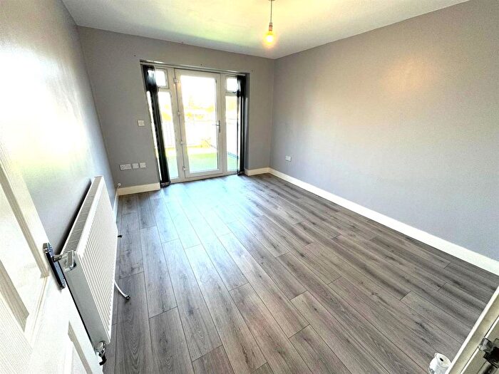 2 Bedroom Flat To Rent In Whitehall Road, West Bromwich, B70