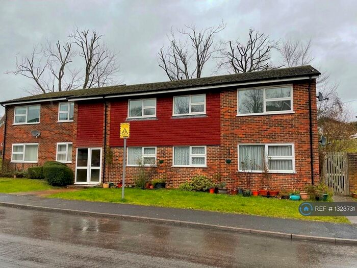 2 Bedroom Flat To Rent In The Sidings, Rudgwick, Horsham, RH12