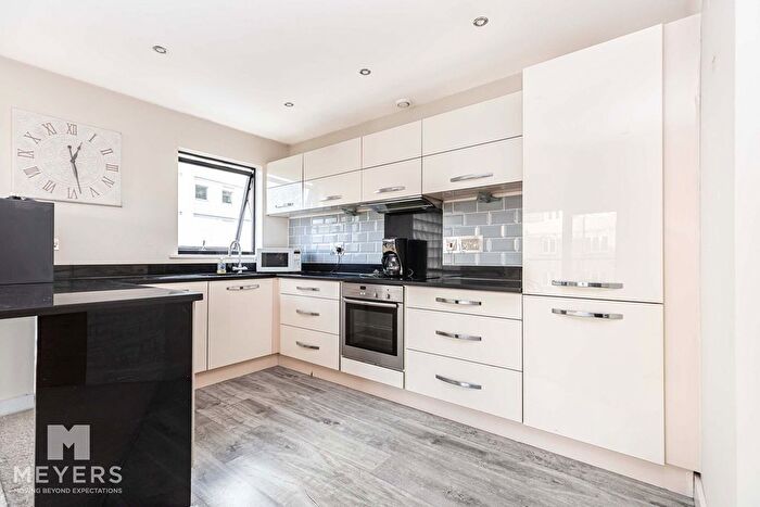 2 Bedroom Flat To Rent In St. Peters Road, Bournemouth, BH1