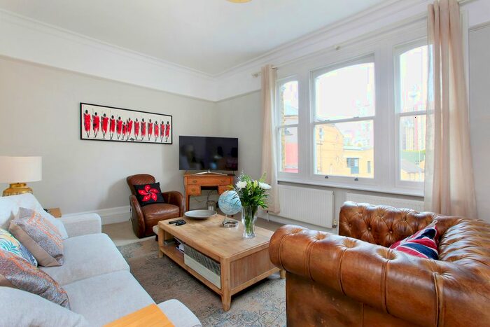 2 Bedroom Flat To Rent In Old York Road, Wandsworth, SW18