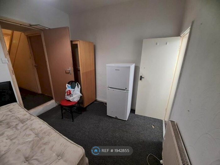 Studio To Rent In Great Cheetham Street West, Salford, M7