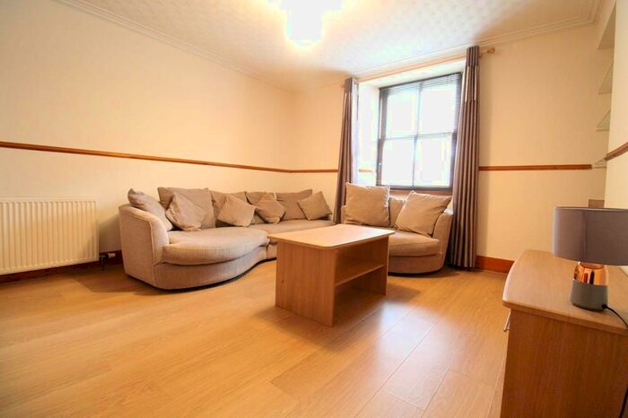 2 Bedroom Flat To Rent In Crown Street, Basement Right, AB11