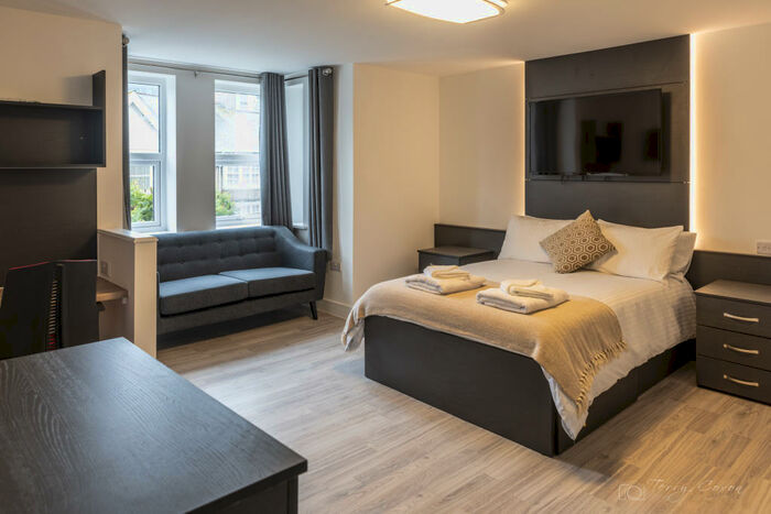 Studio To Rent In - Derrys Villa, Flat, PL4