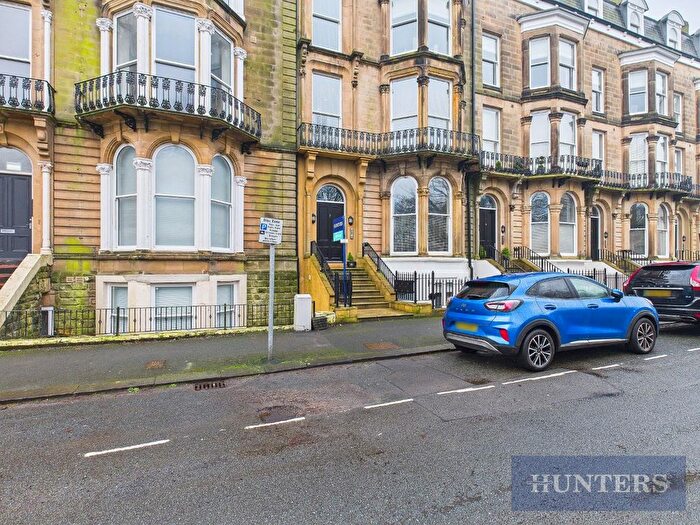 2 Bedroom Flat For Sale In Esplanade Gardens, Scarborough, YO11