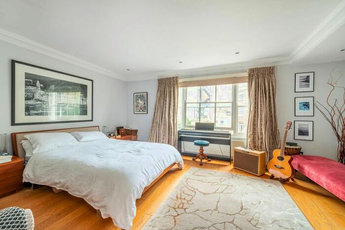 2 Bedroom Flat To Rent In Pembridge Villas, Notting Hill, London, W11