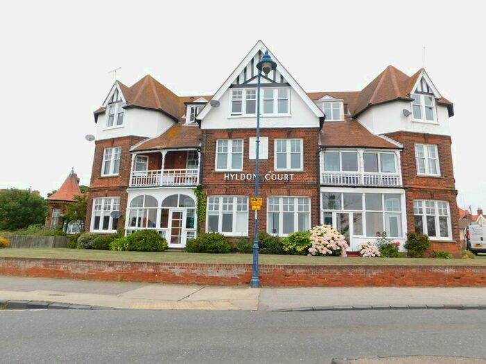 3 Bedroom Flat To Rent In Wolsey Gardens, Felixstowe, IP11