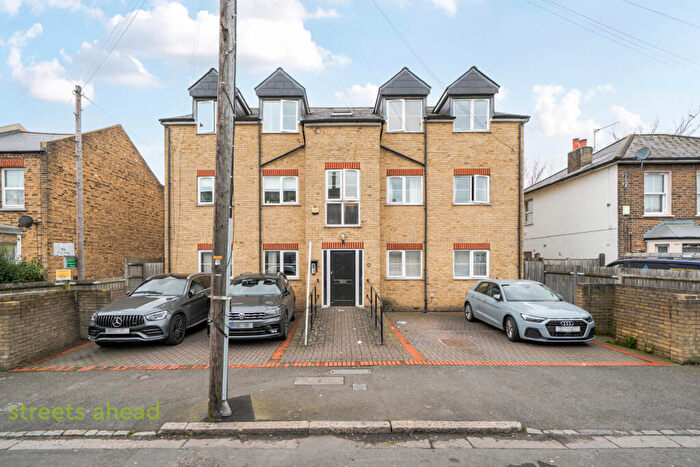 2 Bedroom Apartment For Sale In Bensham Grove, Thornton Heath, CR7