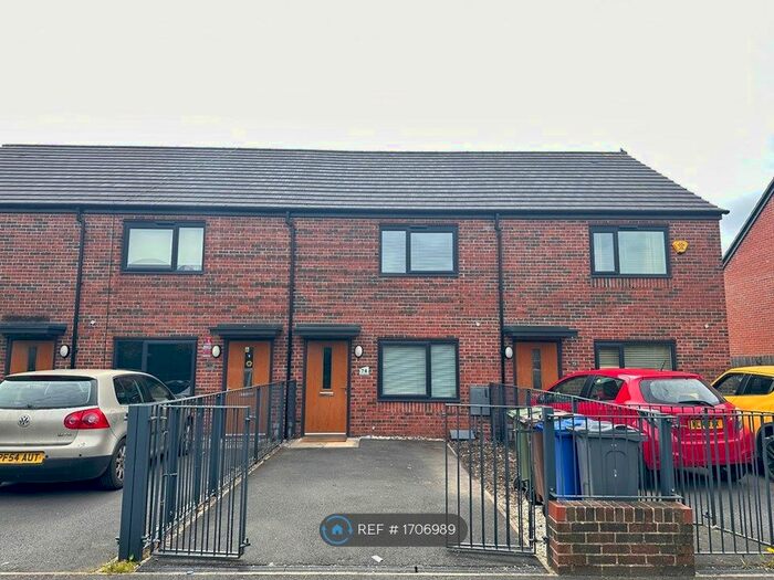 2 Bedroom Terraced House To Rent In Wenlock Way, Manchester, M12