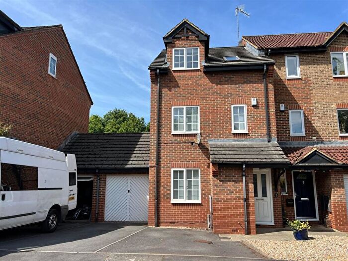 3 Bedroom Semi-Detached House To Rent In St. Georges Avenue, St. George, Bristol, BS5