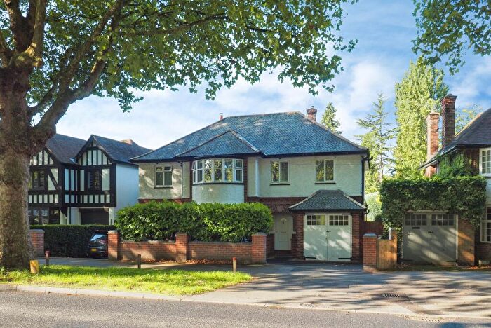 5 Bedroom Detached House For Sale In Wollaton Vale, Wollaton, Nottingham, NG8