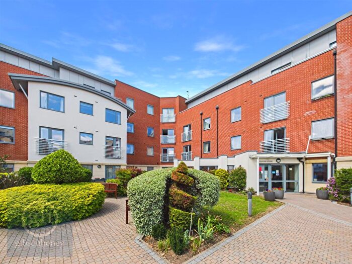 2 Bedroom Flat To Rent In Josiah Drive, Ickenham, Uxbridge, UB10