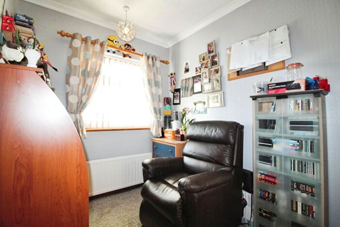 3 Bedroom Terraced House For Sale In Whitebridge Spur, Leeds, West Yorkshire, LS9