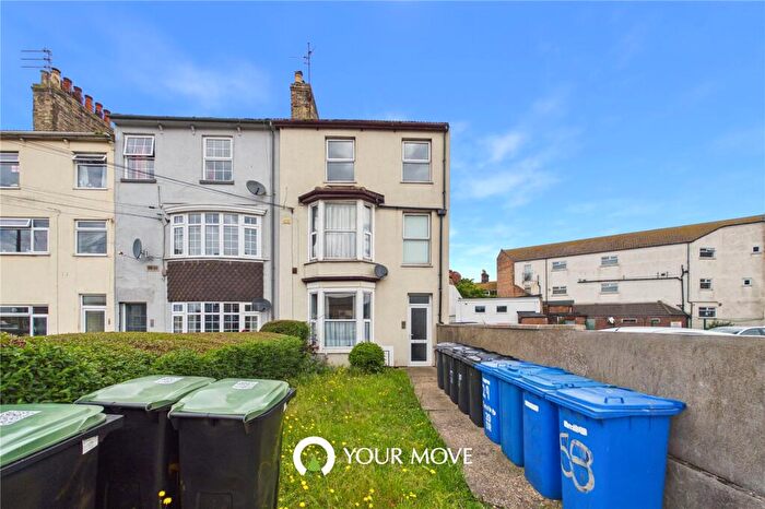 1 Bedroom Flat To Rent In Denmark Road, Lowestoft, Suffolk, NR32
