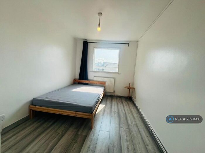 3 Bedroom Flat To Rent In Lois Court, London, N17