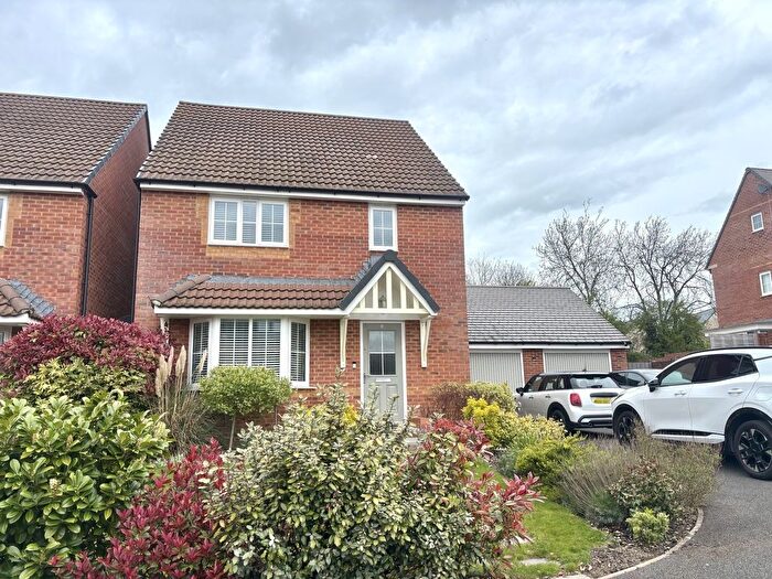 4 Bedroom Detached House For Sale In Hurricane Drive, Calne, SN11