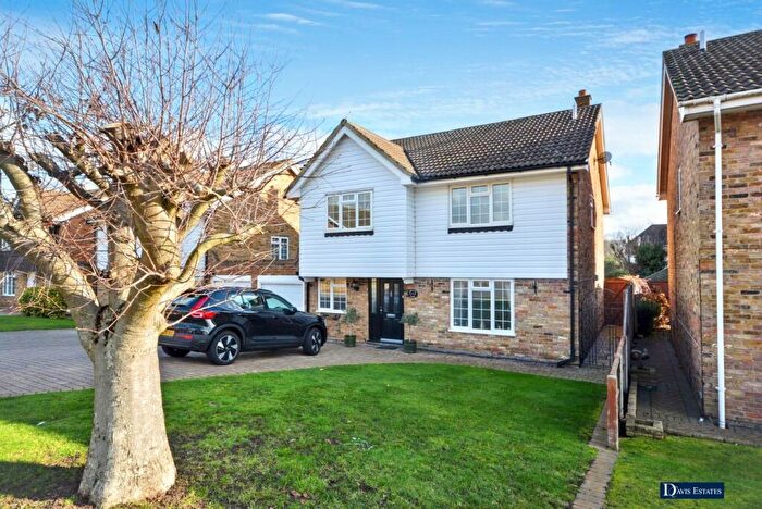 4 Bedroom Detached House For Sale In Roseacre Close, Emerson Park, Hornchurch, RM11