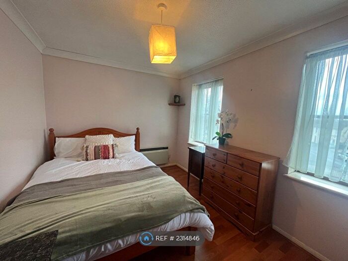 1 Bedroom Flat To Rent In Prince Henry Court, Cambridge, CB4