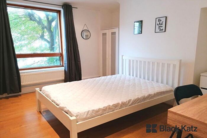 3 Bedroom Apartment To Rent In Morecombe Street, Elephant And Castle, SE17