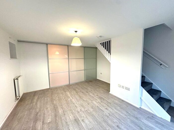 3 Bedroom End Of Terrace House To Rent In Alderman Close, Beeston, NG9