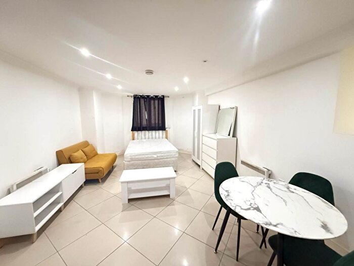 1 Bedroom Studio To Rent In Culmington Road, Ealing, W13