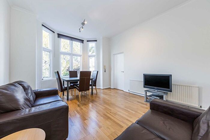 2 Bedroom Flat To Rent In Earls Court Square, Earls Court, SW5