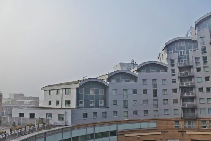 2 Bedroom Flat To Rent In Alencon Link, Basingstoke, RG21