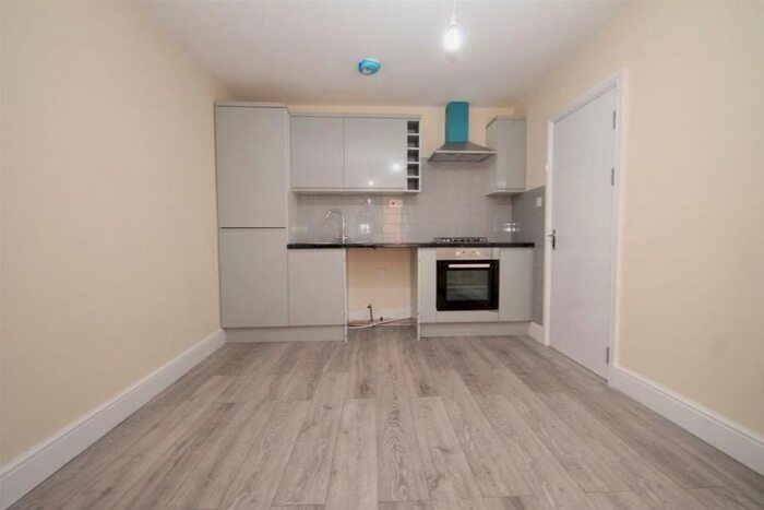 2 Bedroom Flat To Rent In Mill Lane, Carshalton SM5