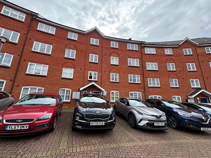 2 Bedroom Flat To Rent In Crown Quay, Bedford, MK40