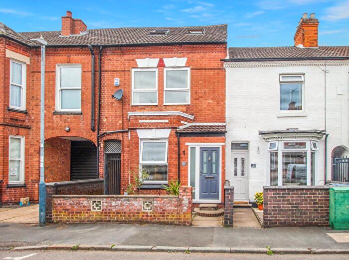 4 Bedroom Terraced House For Sale In Winfield Street, Rugby, CV21