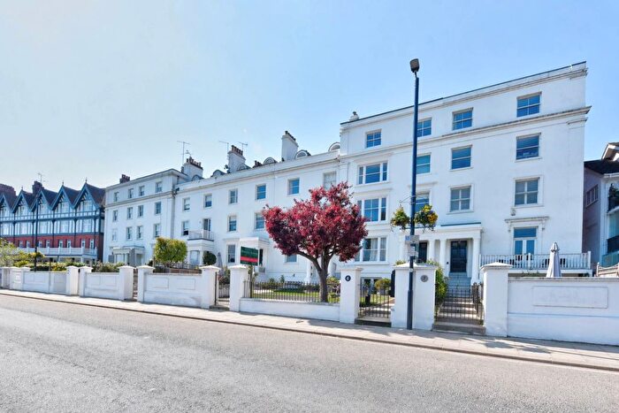 1 Bedroom Flat For Sale In River Terrace, Henley-On-Thames, RG9