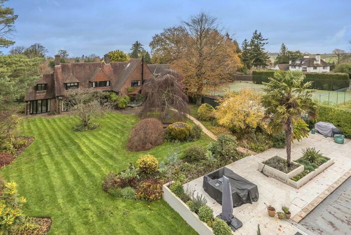 5 Bedroom Detached House To Rent In Croft Road Woldingham, CR3