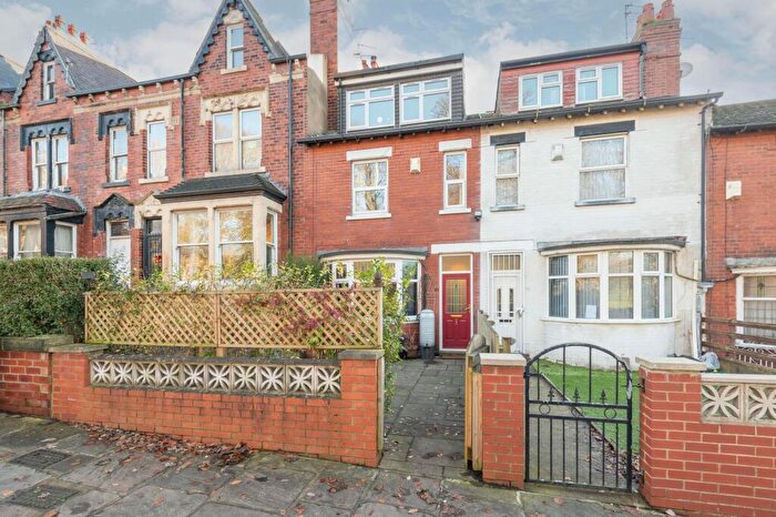 4 Bedroom Terraced House To Rent In Avenue Hill, Leeds, LS8