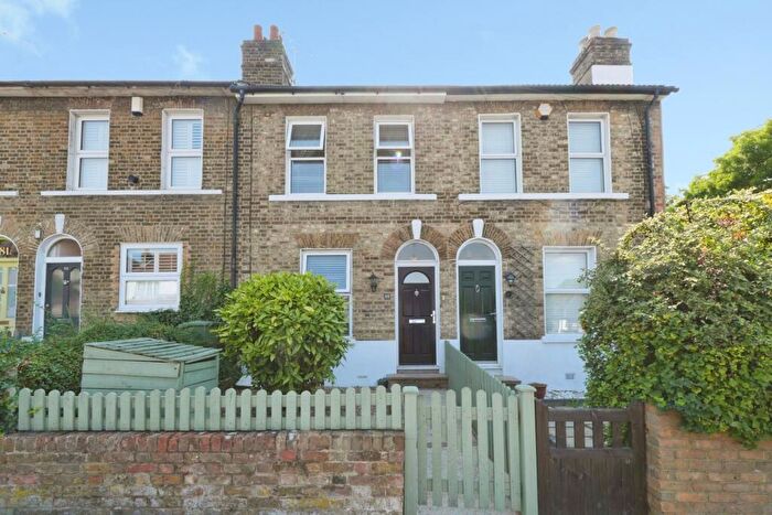 2 Bedroom Terraced House For Sale In White Horse Hill, Chislehurst, BR7