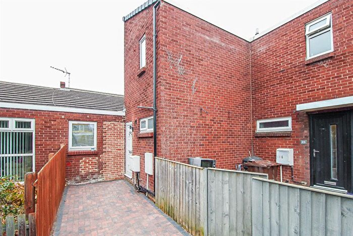 4 Bedroom End Terrace House For Sale In Taylor Close, Ossett, WF5