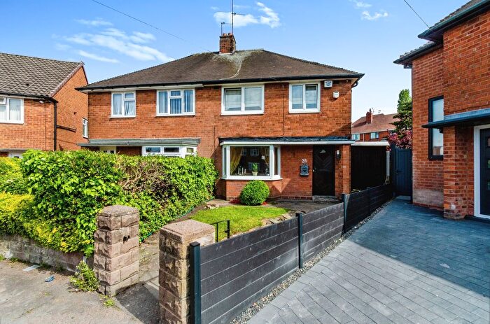3 Bedroom Semi-Detached House To Rent In Galbraith Close, Bilston, WV14