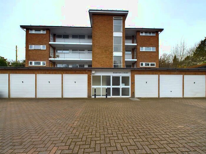 2 Bedroom Flat To Rent In Station Road, Amersham, Buckinghamshire, HP7