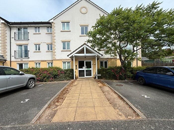 2 Bedroom Flat To Rent In Celandine Grove, Oakwood, N14