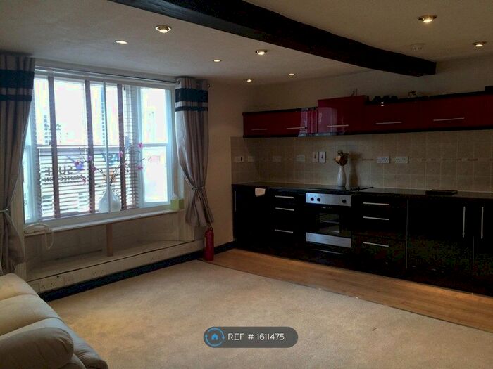 Studio To Rent In Watling Street East, Towcester, NN12