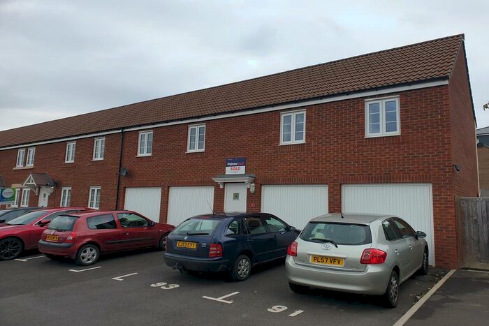 2 Bedroom Flat To Rent In Jellicoe Road, Yeovil, Somerset, BA21