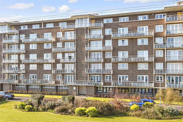 2 Bedroom Flat For Sale In The Gateway, Dover, Kent, CT16
