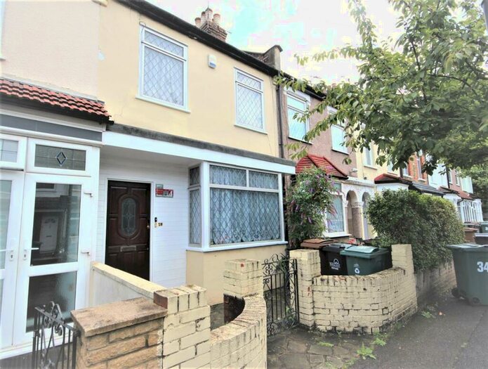 3 Bedroom House To Rent In Roberts Road, Walthamstow, E17